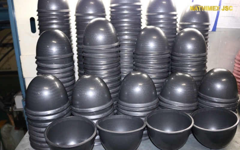 Chén nhựa đựng mủ cao su
